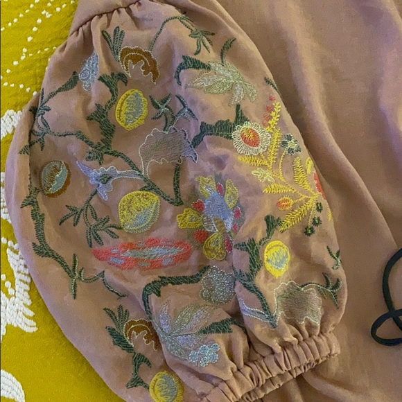 Blush silky embroidered sleeve kimono - Picture 4 of 4